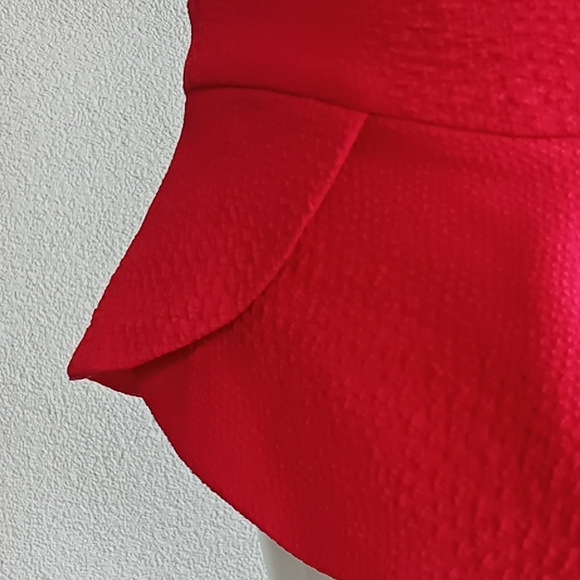 Bardot Junior red textured skirt size 10 - Picture 4 of 6